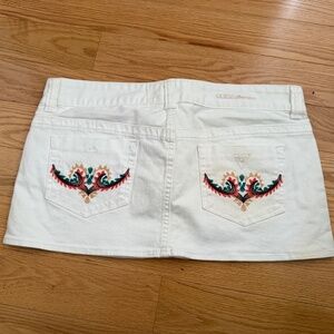 Guess Premium Denim White Denim Mini Skirt - size 32
